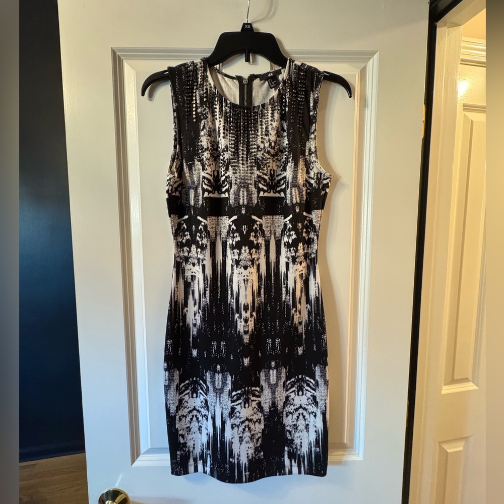 Dress. Clean smoke free home. Never worn.